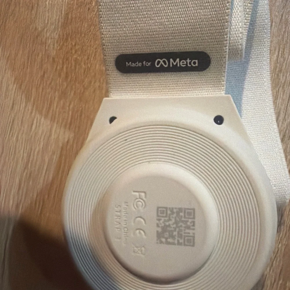 Woojer‎ Strap Edge White Haptic Bass Meta VR Compatible Immersive body strap